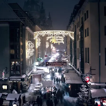 Franks Kleines In ゲストハウス