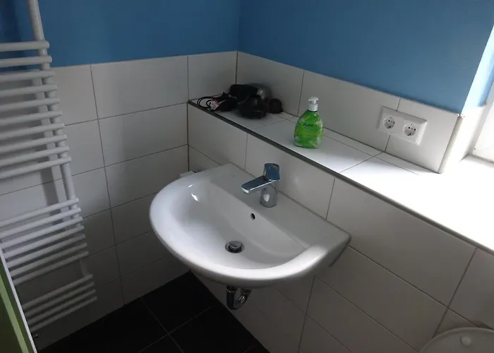 招待所 Franks Kleines In 4*